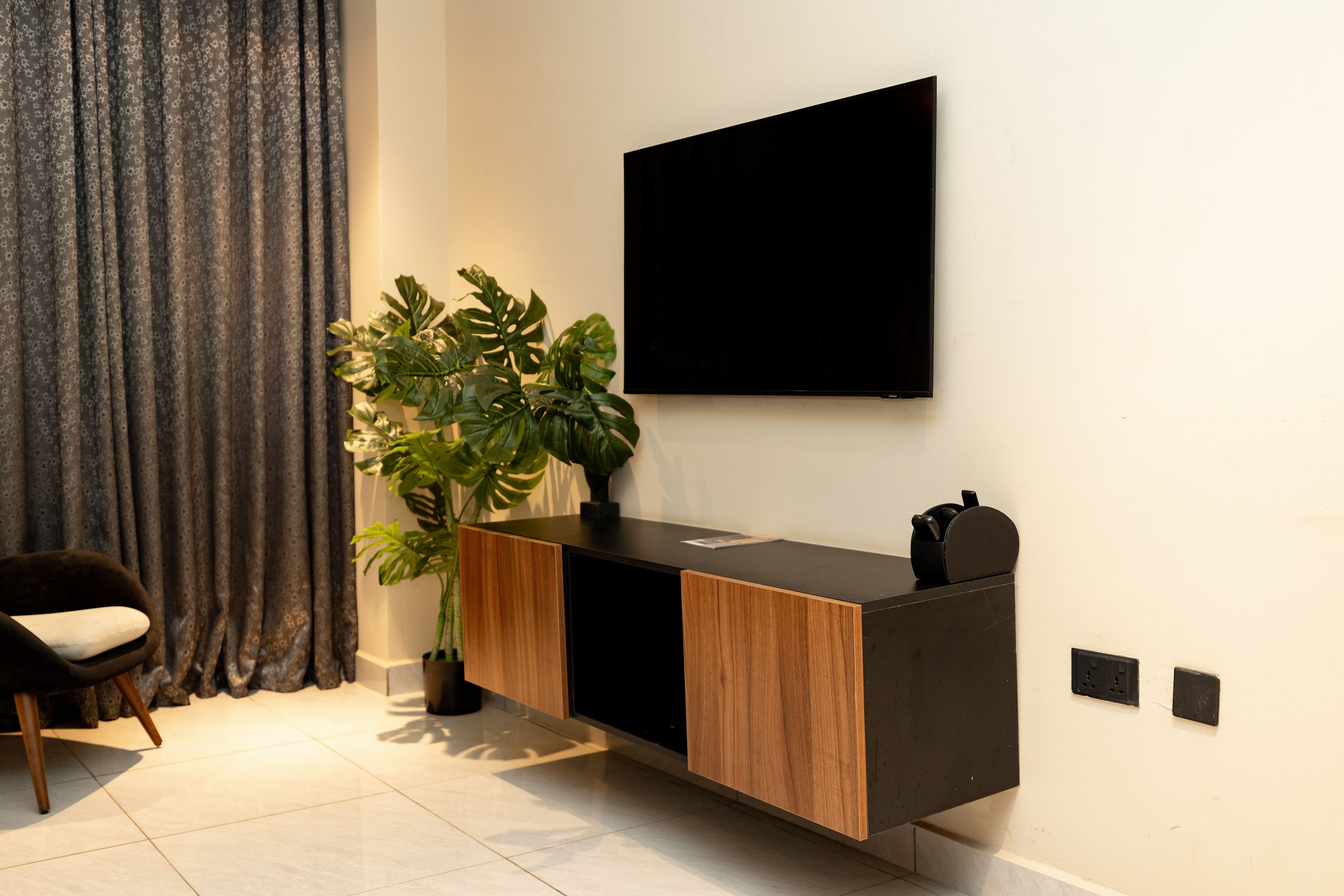 sample amenities in luxury seed room