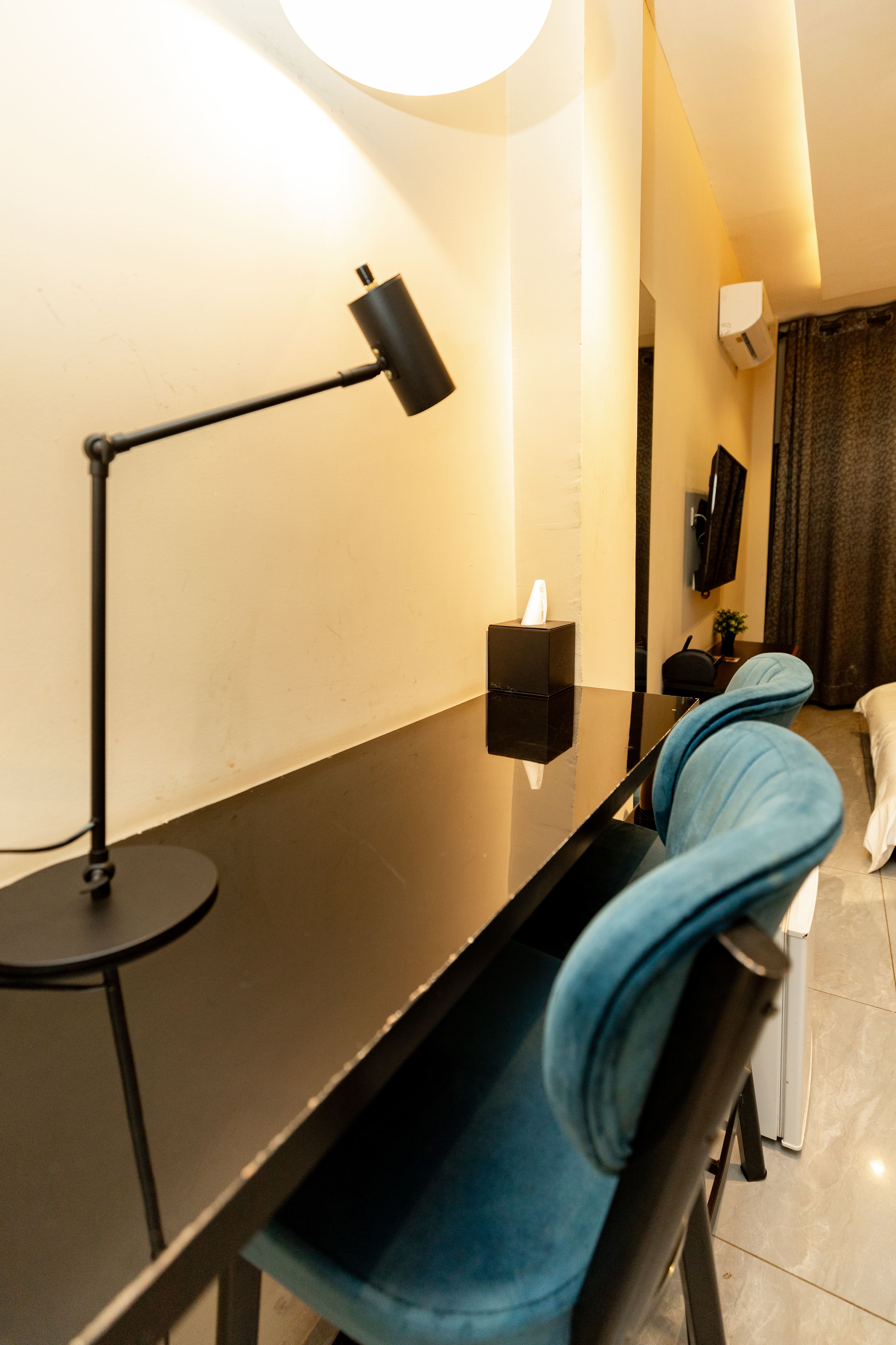 standard seed room bathroom